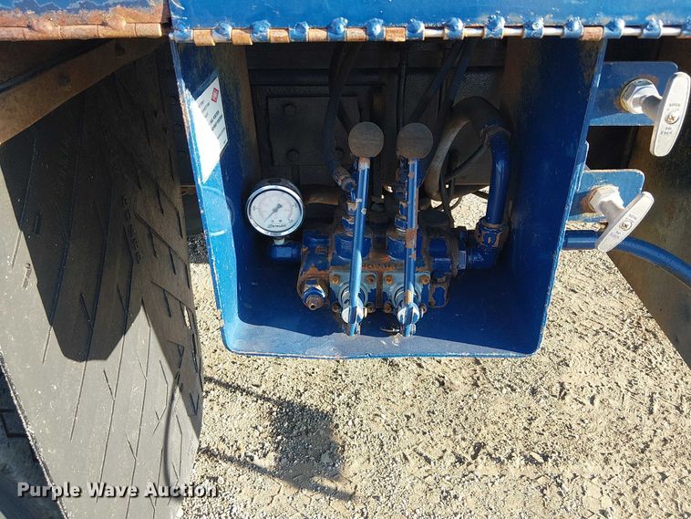 image for item NU9755 1993 International 4900 crane truck