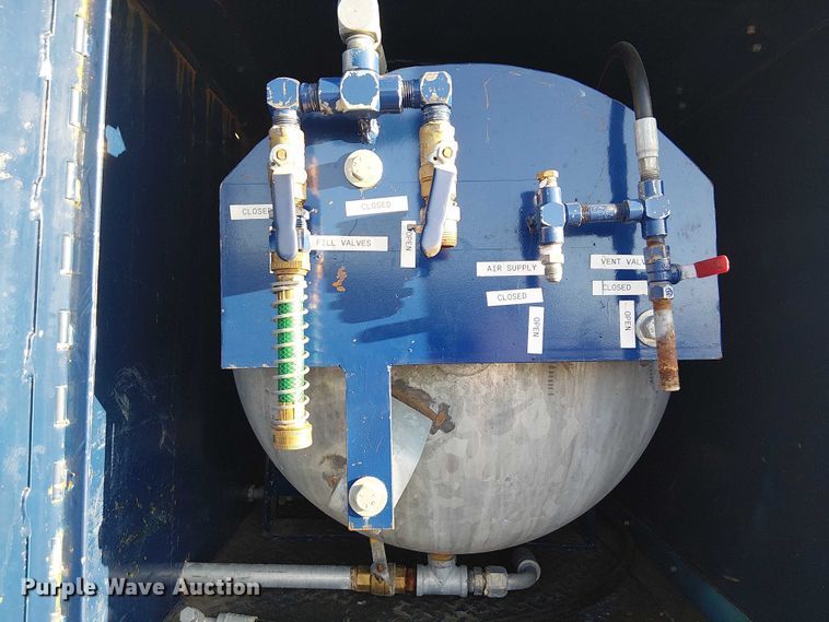 image for item NU9755 1993 International 4900 crane truck