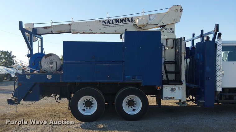 image for item NU9755 1993 International 4900 crane truck