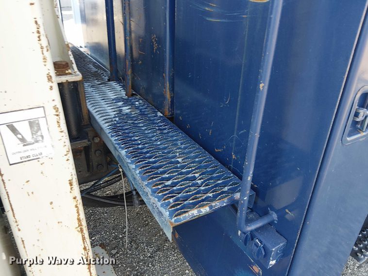 image for item NU9755 1993 International 4900 crane truck