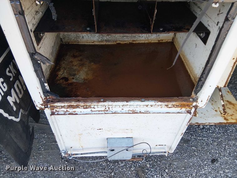 image for item NU9755 1993 International 4900 crane truck