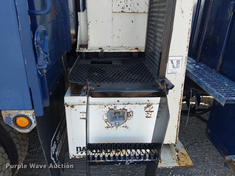 image for item NU9755 1993 International 4900 crane truck