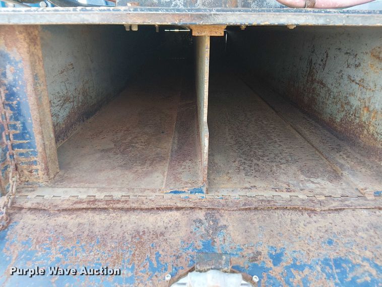 image for item NU9755 1993 International 4900 crane truck