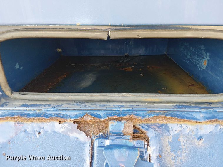 image for item NU9755 1993 International 4900 crane truck