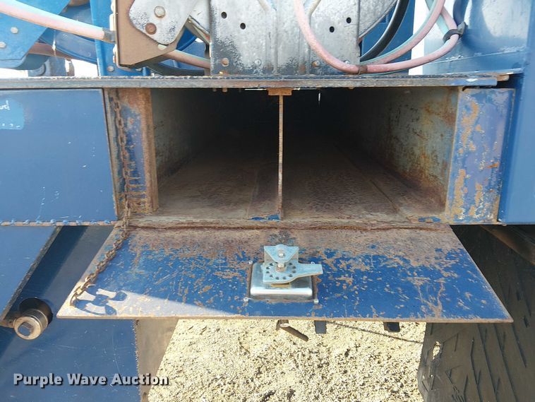 image for item NU9755 1993 International 4900 crane truck