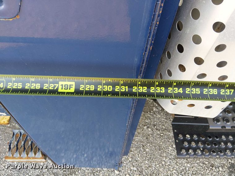 image for item NU9755 1993 International 4900 crane truck