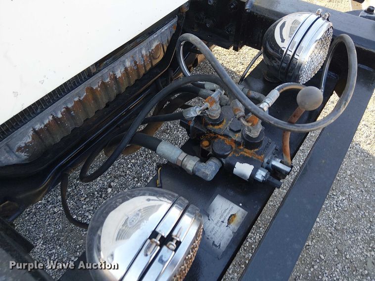 image for item NU9755 1993 International 4900 crane truck