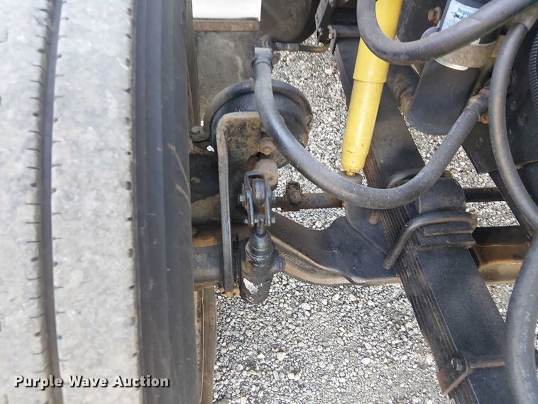 image for item NU9755 1993 International 4900 crane truck