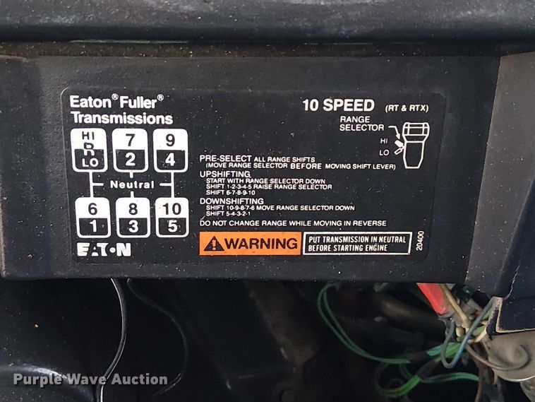 image for item NU9755 1993 International 4900 crane truck