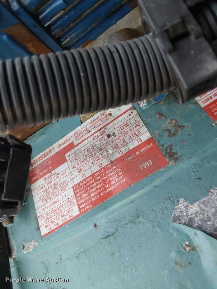 image for item NU9755 1993 International 4900 crane truck