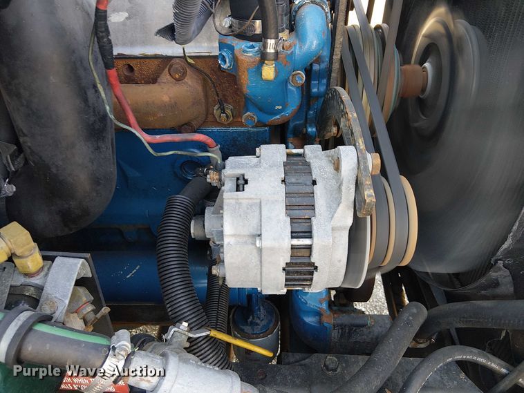 image for item NU9755 1993 International 4900 crane truck