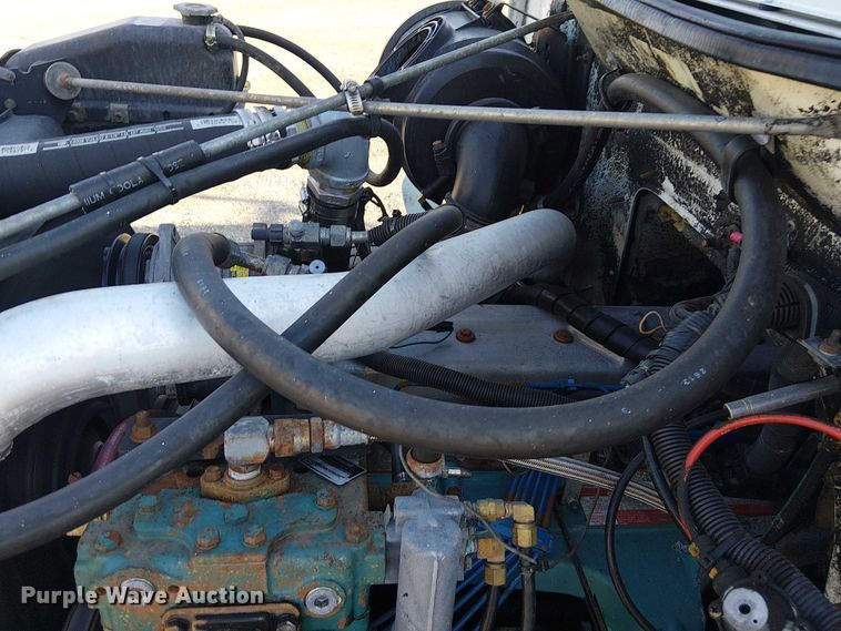 image for item NU9755 1993 International 4900 crane truck