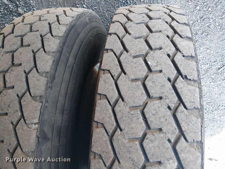 image for item NU9755 1993 International 4900 crane truck