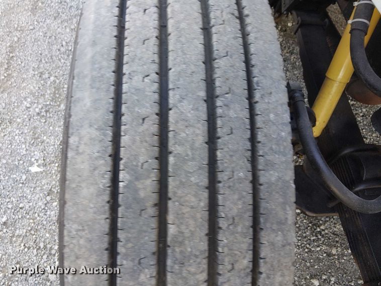 image for item NU9755 1993 International 4900 crane truck