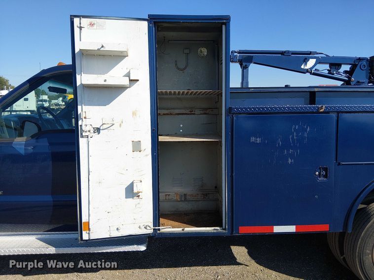 image for item NU9759 2000 Ford F550 Super Duty XL utility / service truck