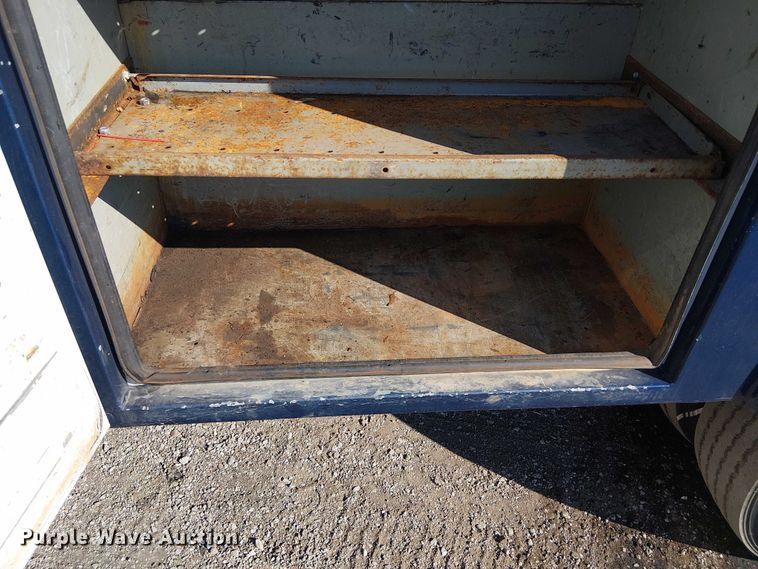 image for item NU9759 2000 Ford F550 Super Duty XL utility / service truck