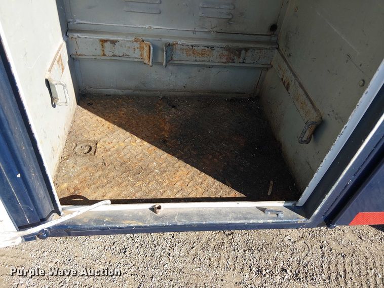 image for item NU9759 2000 Ford F550 Super Duty XL utility / service truck