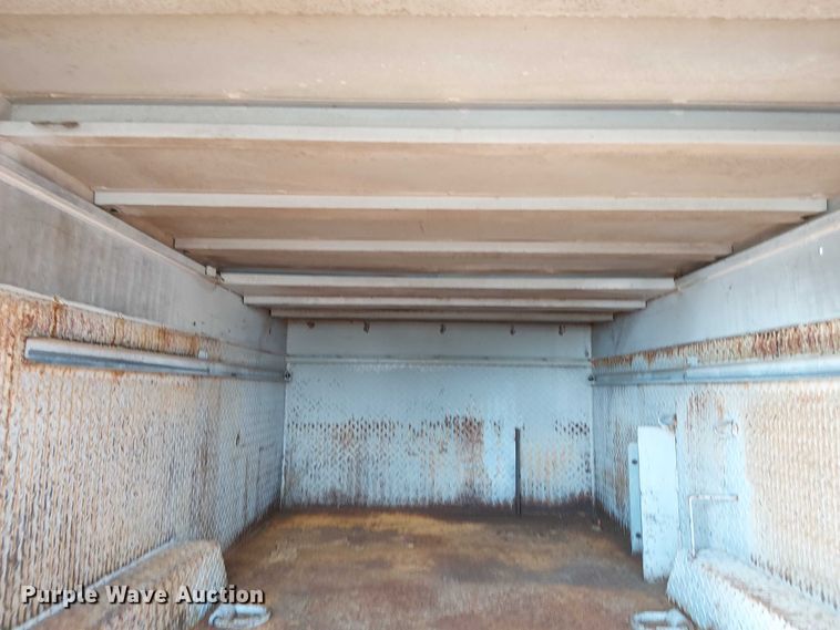 image for item NU9759 2000 Ford F550 Super Duty XL utility / service truck