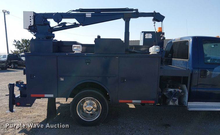 image for item NU9759 2000 Ford F550 Super Duty XL utility / service truck