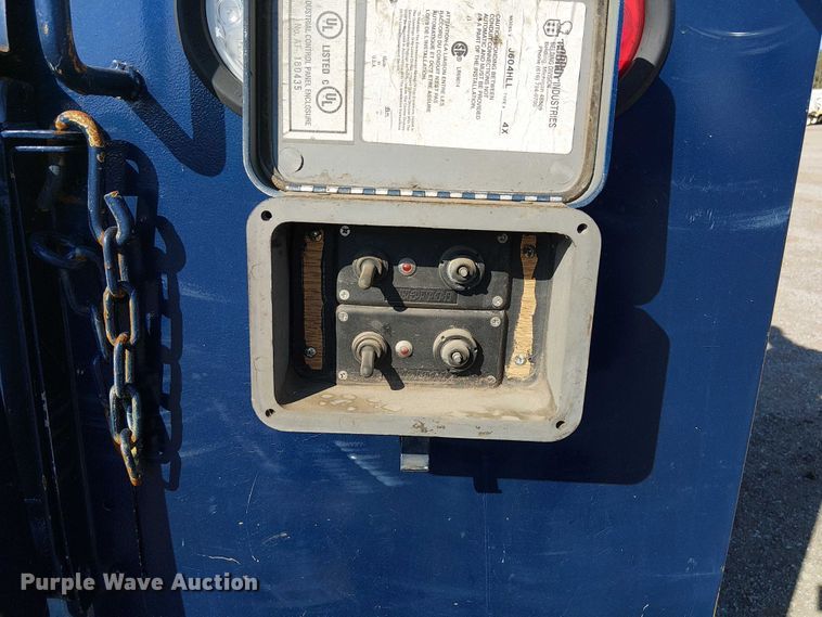 image for item NU9759 2000 Ford F550 Super Duty XL utility / service truck