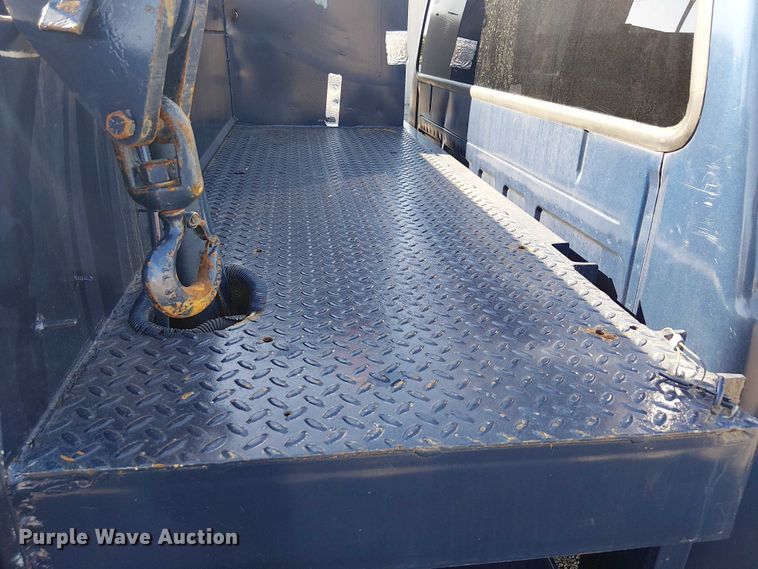 image for item NU9759 2000 Ford F550 Super Duty XL utility / service truck