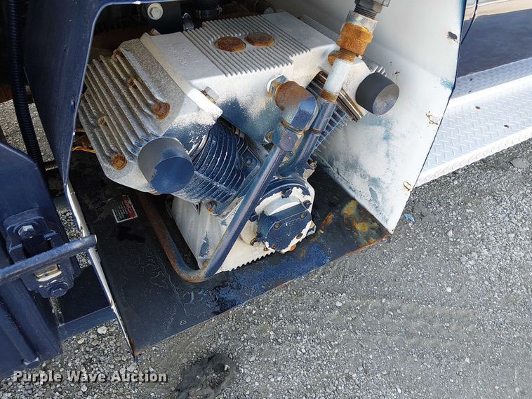 image for item NU9759 2000 Ford F550 Super Duty XL utility / service truck