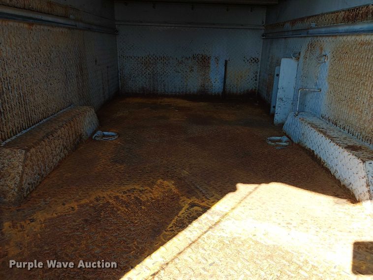 image for item NU9759 2000 Ford F550 Super Duty XL utility / service truck