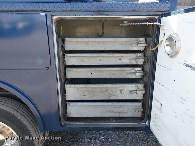 image for item NU9759 2000 Ford F550 Super Duty XL utility / service truck