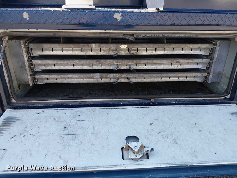 image for item NU9759 2000 Ford F550 Super Duty XL utility / service truck