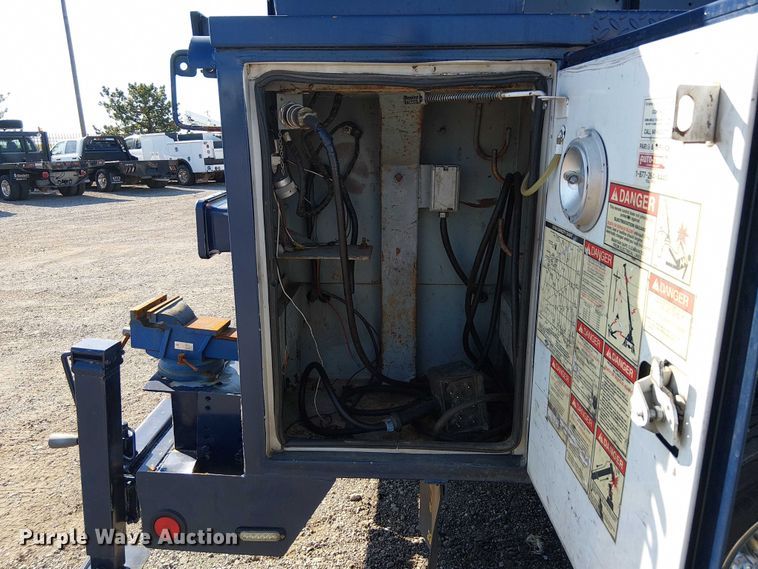 image for item NU9759 2000 Ford F550 Super Duty XL utility / service truck