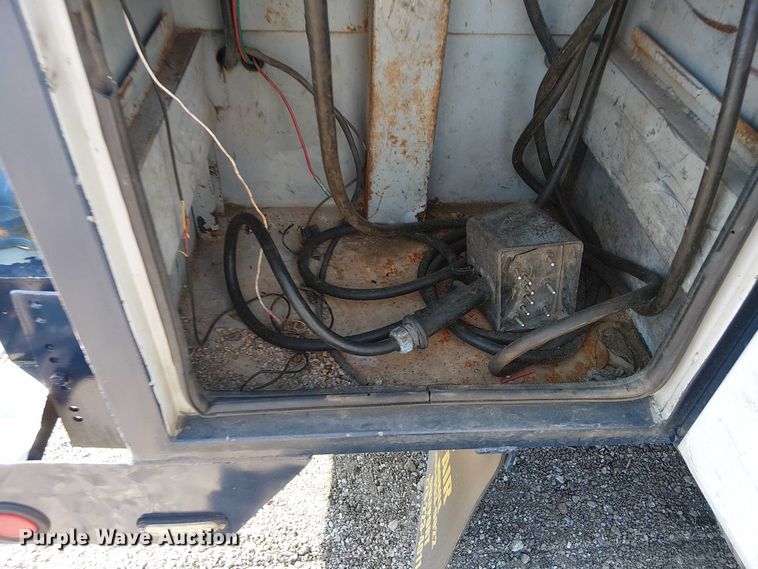 image for item NU9759 2000 Ford F550 Super Duty XL utility / service truck