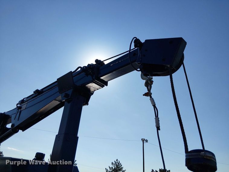 image for item NU9759 2000 Ford F550 Super Duty XL utility / service truck