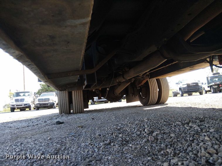 image for item NU9759 2000 Ford F550 Super Duty XL utility / service truck