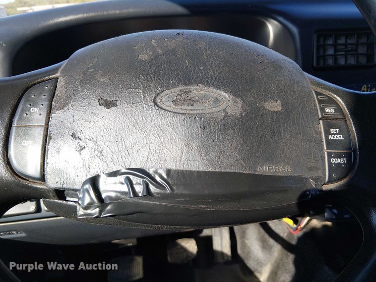 image for item NU9759 2000 Ford F550 Super Duty XL utility / service truck