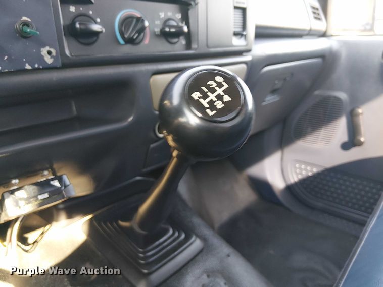 image for item NU9759 2000 Ford F550 Super Duty XL utility / service truck