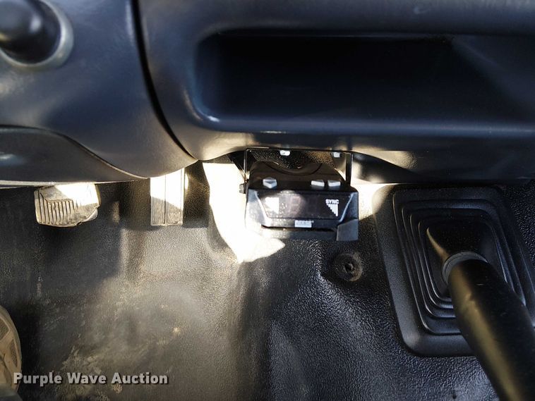 image for item NU9759 2000 Ford F550 Super Duty XL utility / service truck