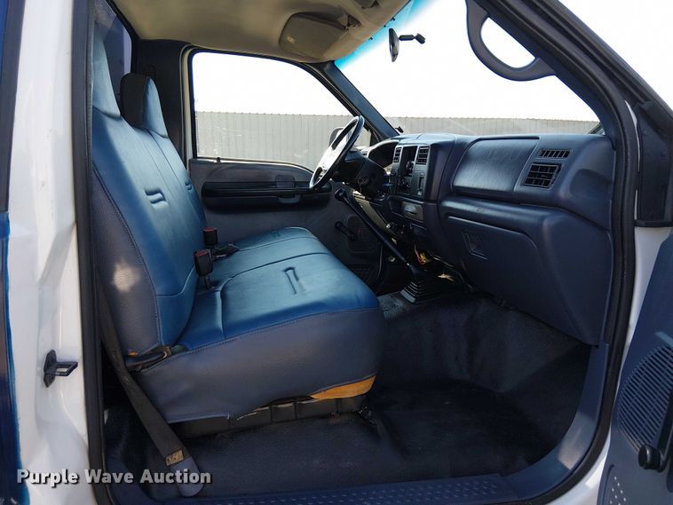 image for item NU9759 2000 Ford F550 Super Duty XL utility / service truck