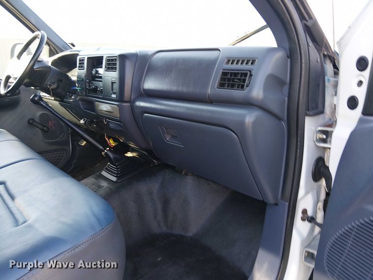 image for item NU9759 2000 Ford F550 Super Duty XL utility / service truck