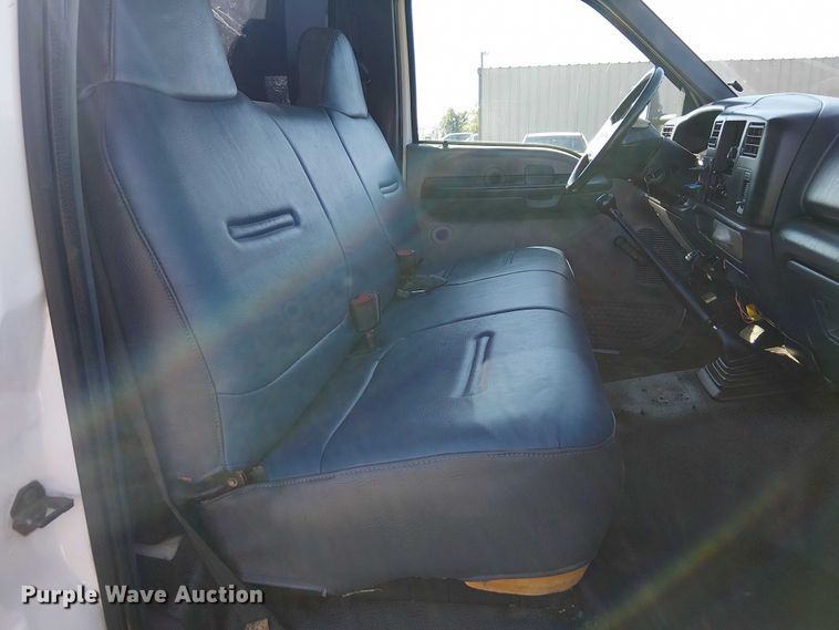 image for item NU9759 2000 Ford F550 Super Duty XL utility / service truck