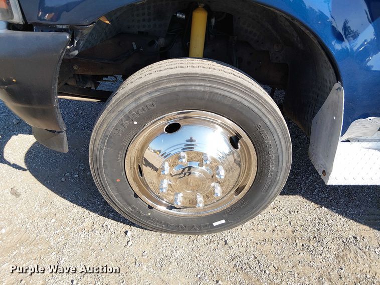 image for item NU9759 2000 Ford F550 Super Duty XL utility / service truck