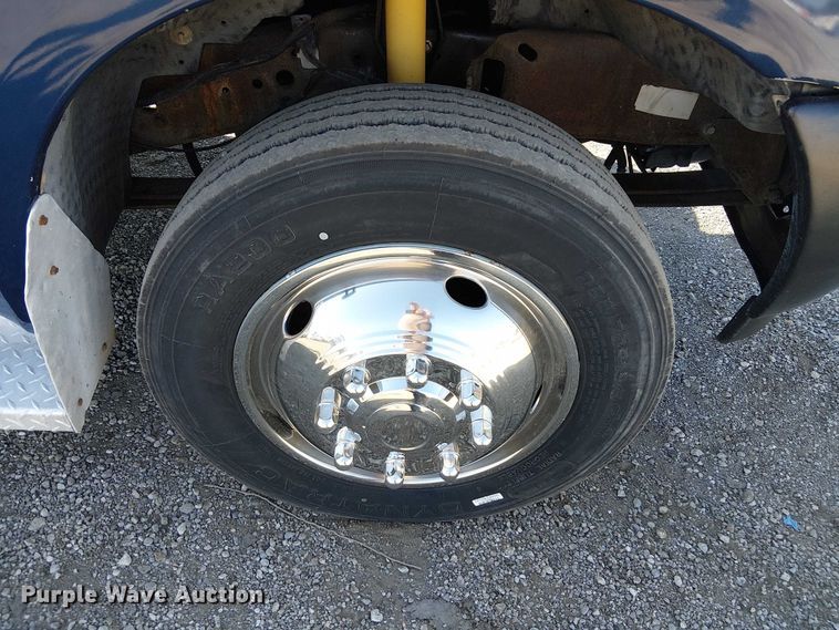 image for item NU9759 2000 Ford F550 Super Duty XL utility / service truck