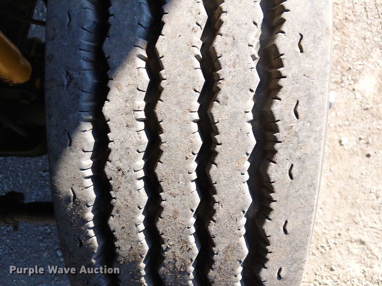 image for item NU9759 2000 Ford F550 Super Duty XL utility / service truck