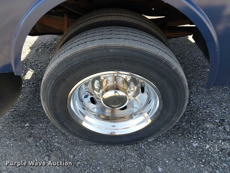 image for item NU9759 2000 Ford F550 Super Duty XL utility / service truck