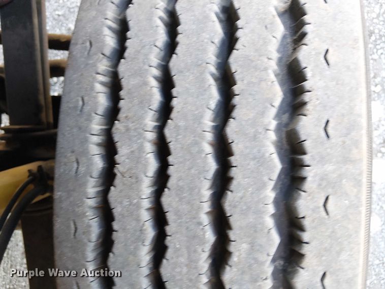 image for item NU9759 2000 Ford F550 Super Duty XL utility / service truck