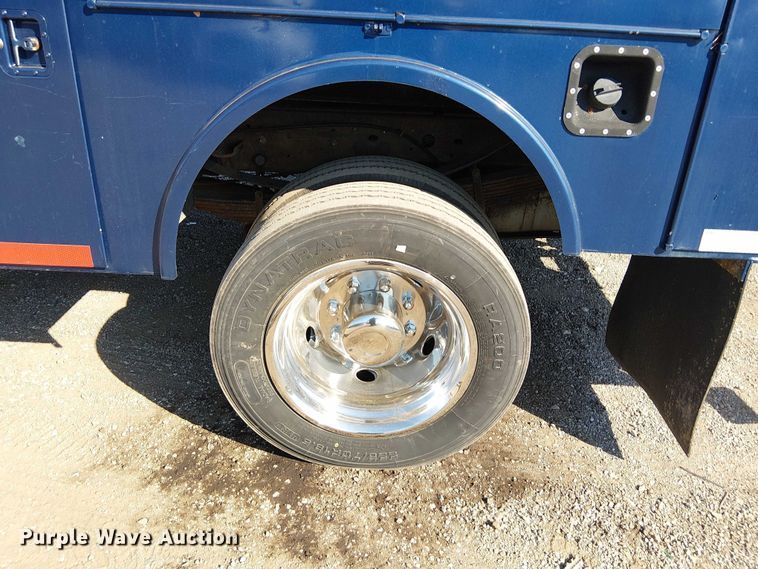 image for item NU9759 2000 Ford F550 Super Duty XL utility / service truck