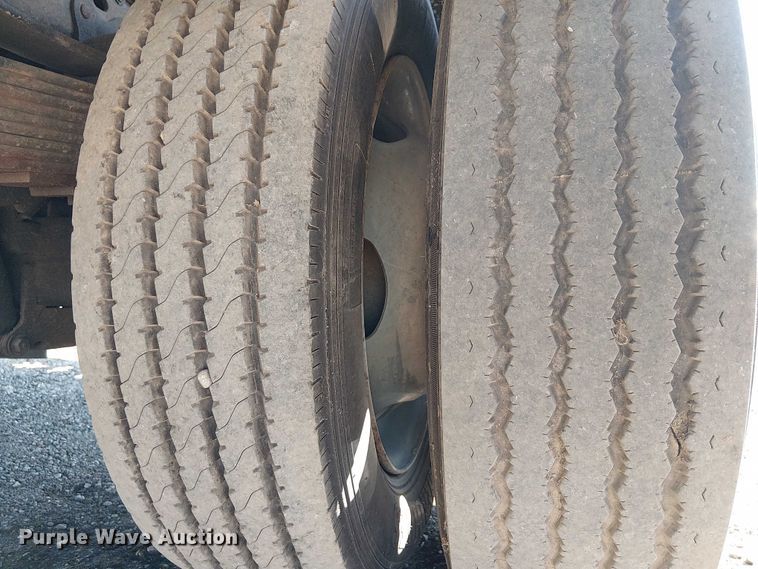 image for item NU9759 2000 Ford F550 Super Duty XL utility / service truck