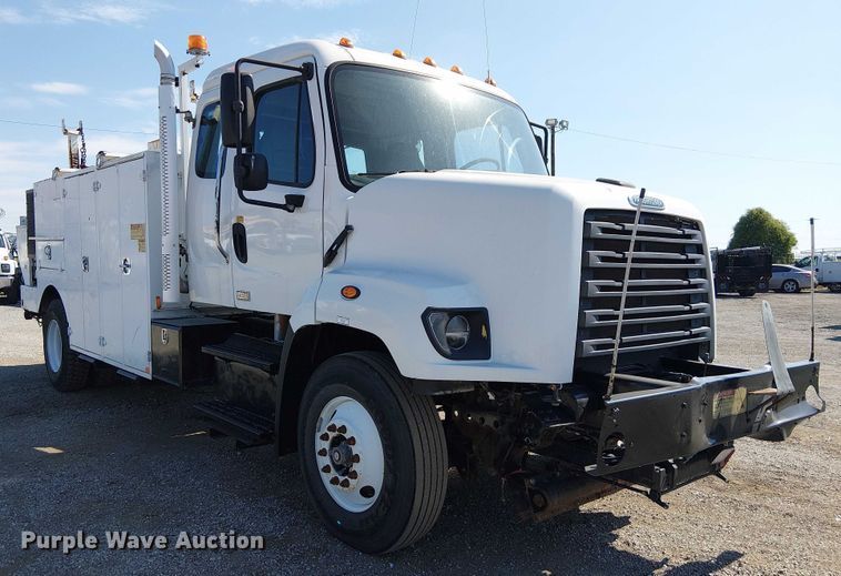 image for item NU9765 2014 Freightliner 108SD utility / service truck