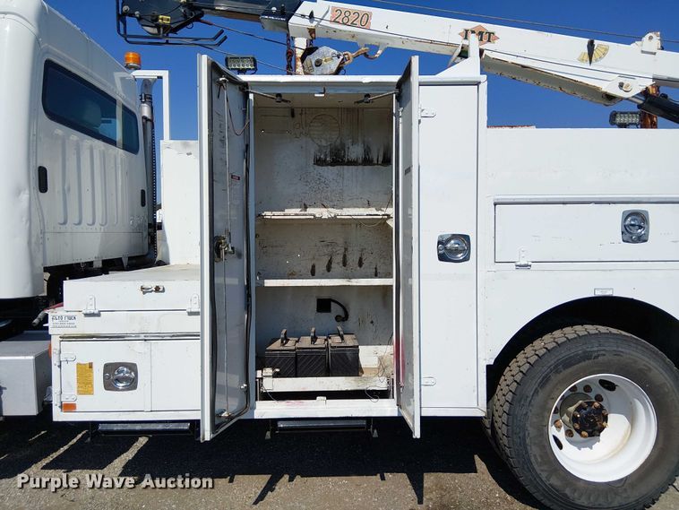 image for item NU9765 2014 Freightliner 108SD utility / service truck