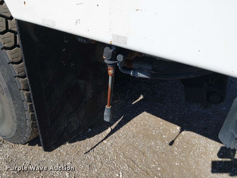 image for item NU9765 2014 Freightliner 108SD utility / service truck