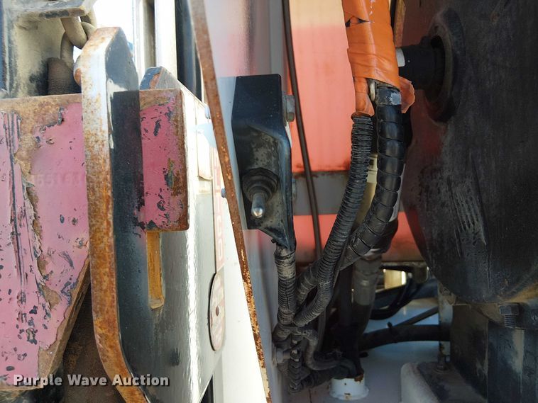 image for item NU9765 2014 Freightliner 108SD utility / service truck